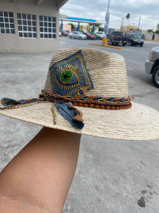 Straw hat with denim patch