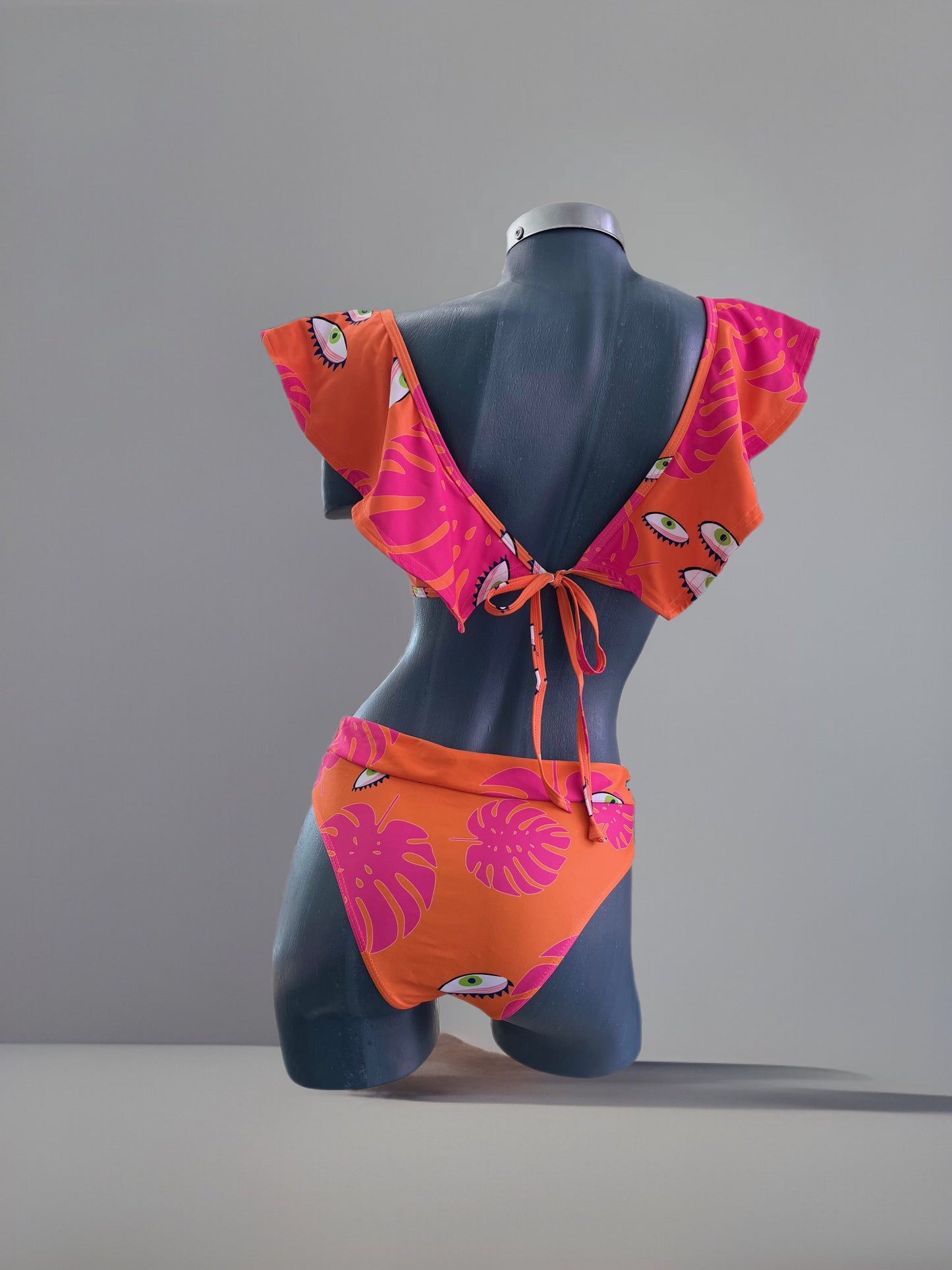 TRAJE14